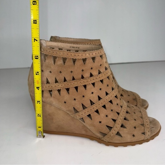 NEW Via Spiga Latanya Wedge peep toe Tan Size 9 - Picture 12 of 13